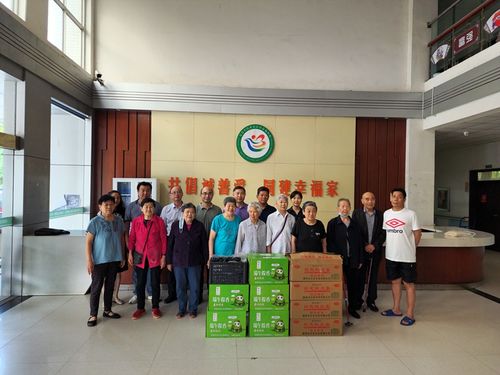 關愛老年弱勢群體 健康科普進福利院 宜昌市伍家崗支社端午節慰問福利院老人