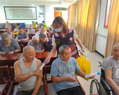 三臺縣疾控中心老年健康科普志愿服務活動走進社會福利院，為銀發生活添注科學力量